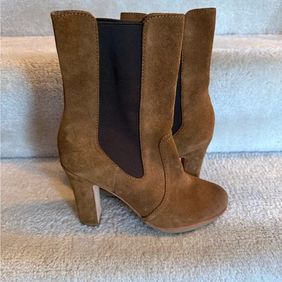 Talbots Womens Boots Ankle US 7 M Brown Suede Chelsea Pull On High Heels - Picture 1 of 9